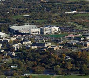 说: Golf course, Duck Pond and Lane Stadium aerial view